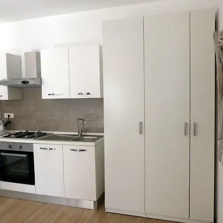 Nesh House Apartment