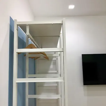 Nesh House
