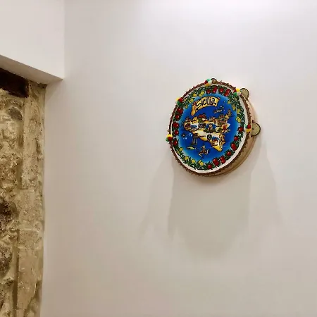 Nesh House * Syracuse